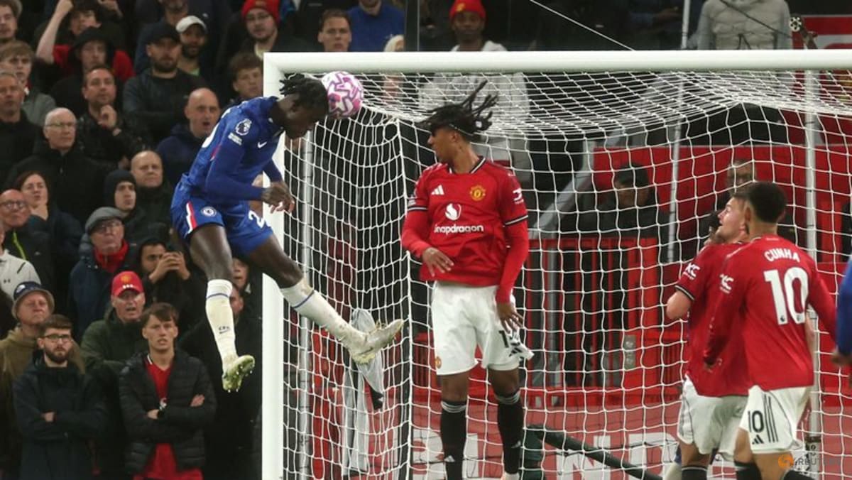 Man United breathe life into stuttering season with Chelsea victory